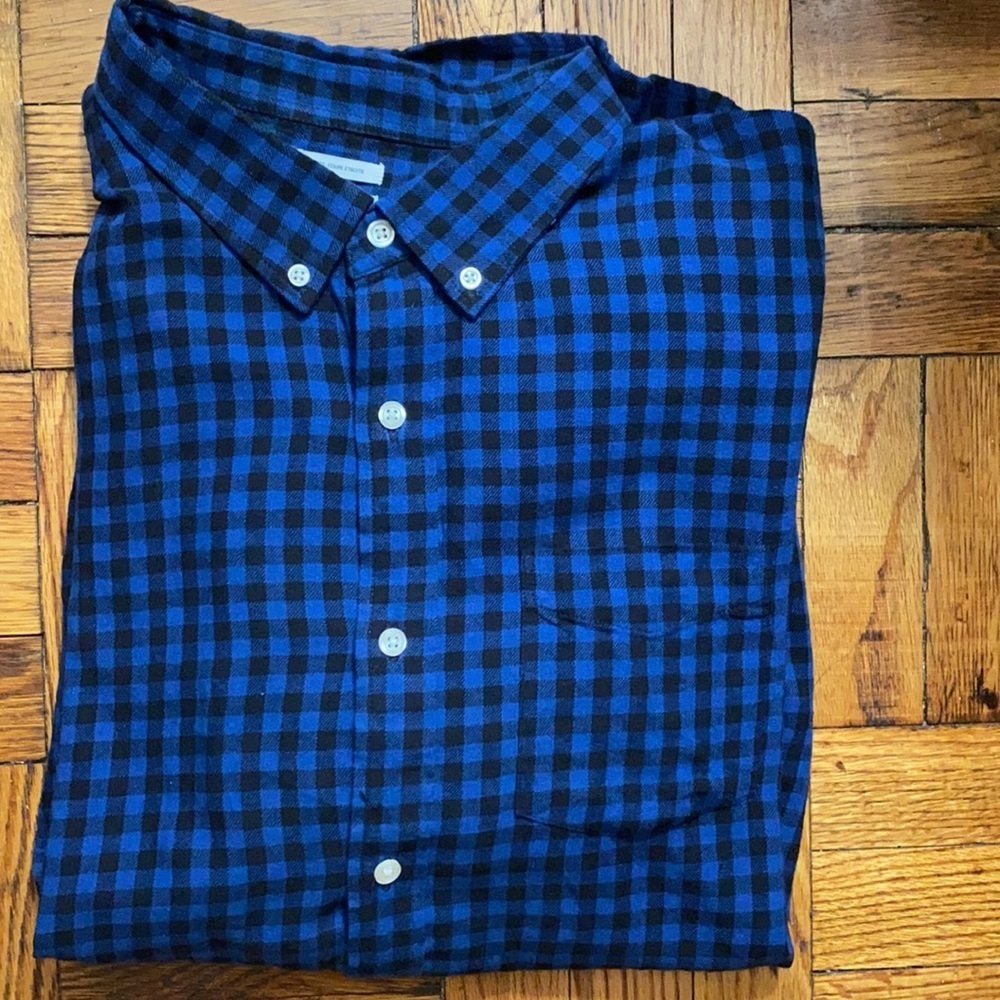 Old navy blue checkered button down size: 3XL